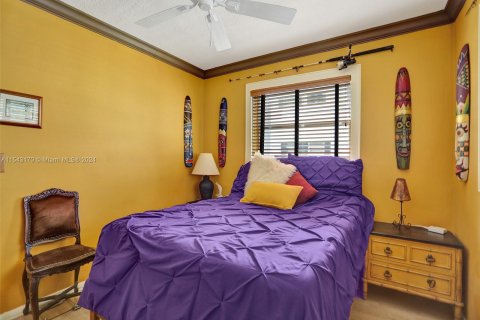 Condo in Hallandale Beach, Florida, 2 bedrooms  № 1045188 - photo 27