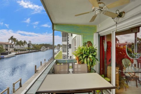 Condominio en venta en Hallandale Beach, Florida, 2 dormitorios, 97.55 m2 № 1045188 - foto 4