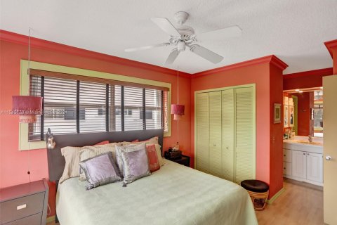 Condo in Hallandale Beach, Florida, 2 bedrooms  № 1045188 - photo 22