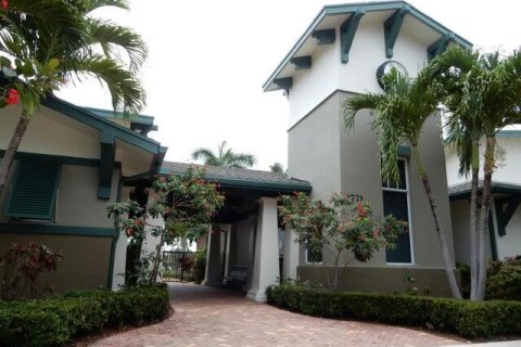 Townhouse in West Palm Beach, Florida 2 bedrooms, 134.52 sq.m. № 1076943 - photo 11