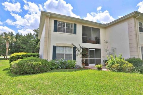 Condo in Tampa, Florida, 2 bedrooms  № 1350219 - photo 1