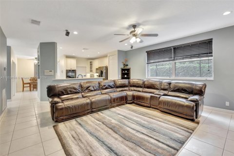 Casa en venta en Coral Springs, Florida, 4 dormitorios, 348.48 m2 № 1353795 - foto 19