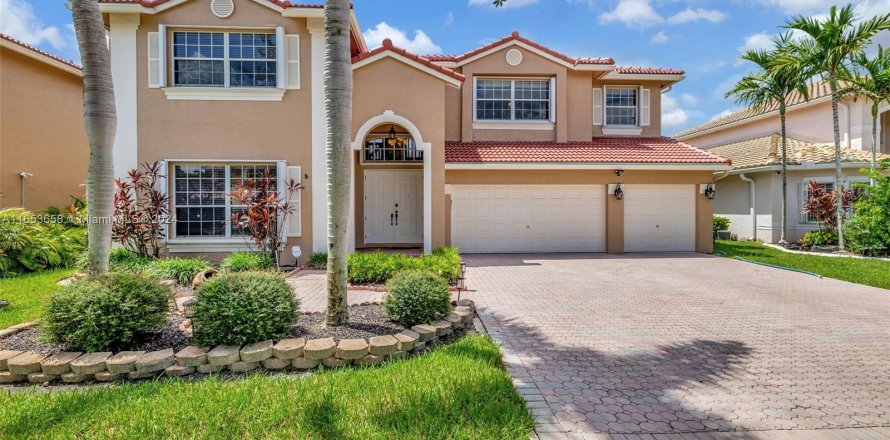 Casa en Coral Springs, Florida 4 dormitorios, 348.48 m2 № 1353795