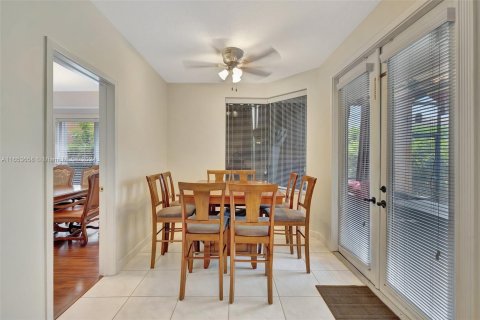 Casa en venta en Coral Springs, Florida, 4 dormitorios, 348.48 m2 № 1353795 - foto 17