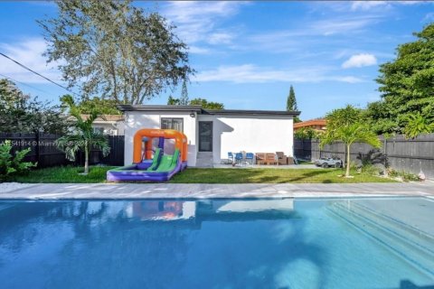 Casa en venta en El Portal, Florida, 5 dormitorios, 229 m2 № 1037626 - foto 24