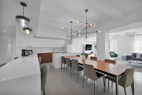 Condo in Miami Beach, Florida, 5 bedrooms  № 1282872 - photo 5