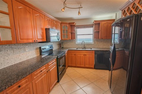 Condo in Aventura, Florida, 2 bedrooms  № 1282871 - photo 2