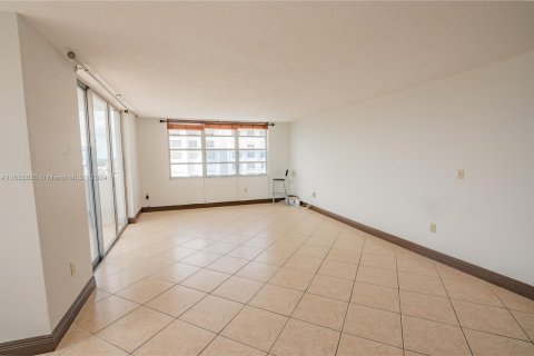 Copropriété à vendre à Aventura, Floride: 2 chambres, 117.8 m2 № 1282871 - photo 6