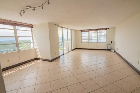 Copropriété à vendre à Aventura, Floride: 2 chambres, 117.8 m2 № 1282871 - photo 7