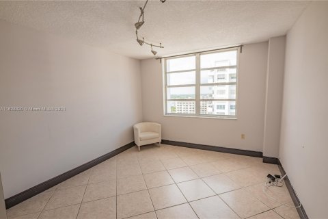 Copropriété à vendre à Aventura, Floride: 2 chambres, 117.8 m2 № 1282871 - photo 13