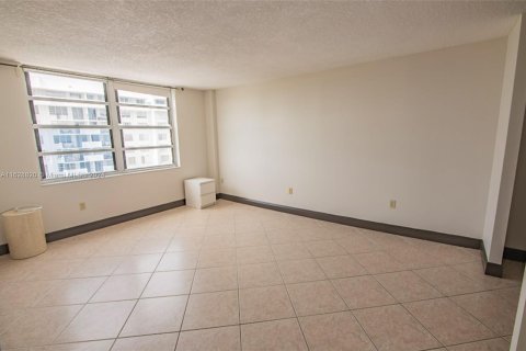 Condo in Aventura, Florida, 2 bedrooms  № 1282871 - photo 10