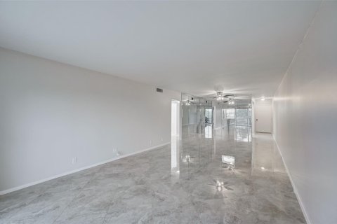 Condominio en venta en Coconut Creek, Florida, 2 dormitorios, 107.86 m2 № 1040974 - foto 13