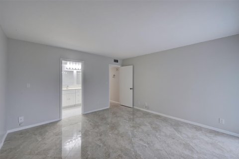 Condo in Coconut Creek, Florida, 2 bedrooms  № 1040974 - photo 5