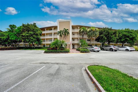 Condo in Coconut Creek, Florida, 2 bedrooms  № 1040974 - photo 3