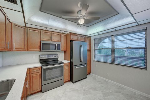 Condo in Coconut Creek, Florida, 2 bedrooms  № 1040974 - photo 12