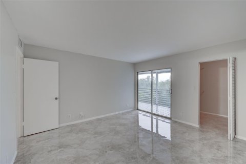 Condo in Coconut Creek, Florida, 2 bedrooms  № 1040974 - photo 16