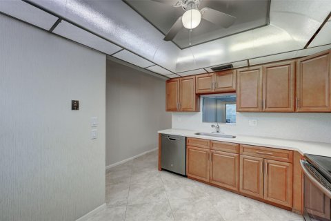 Condo in Coconut Creek, Florida, 2 bedrooms  № 1040974 - photo 9