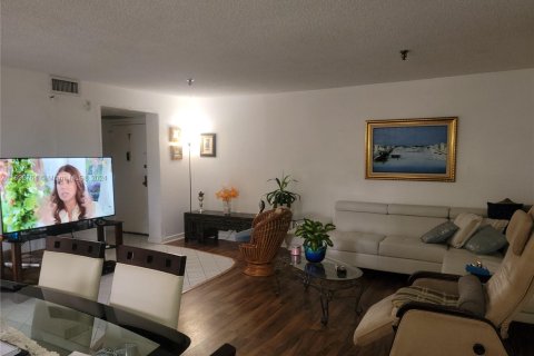 Condominio en venta en Miami, Florida, 1 dormitorio, 88.44 m2 № 1441590 - foto 4