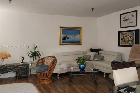 Condominio en venta en Miami, Florida, 1 dormitorio, 88.44 m2 № 1441590 - foto 5