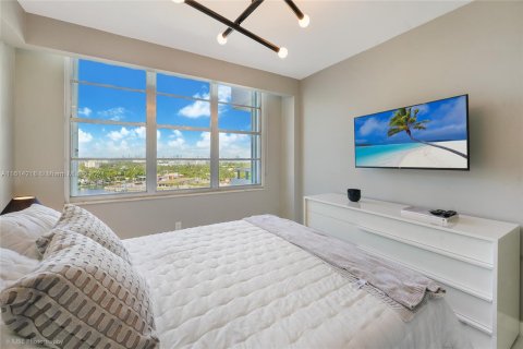 Condo in Miami Beach, Florida, 2 bedrooms  № 1236369 - photo 22