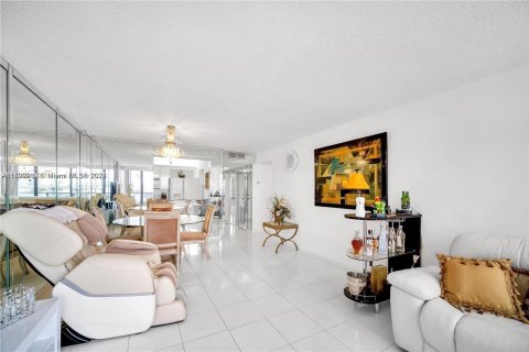 Copropriété à vendre à Hollywood, Floride: 1 chambre, 92.9 m2 № 1184734 - photo 24