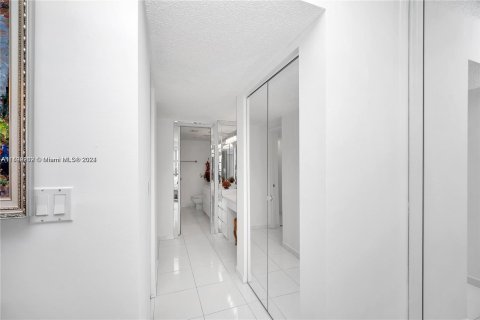 Condominio en venta en Hollywood, Florida, 1 dormitorio, 92.9 m2 № 1184734 - foto 26