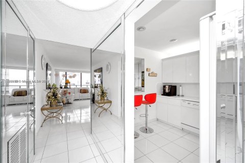 Copropriété à vendre à Hollywood, Floride: 1 chambre, 92.9 m2 № 1184734 - photo 18