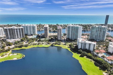 Copropriété à vendre à Aventura, Floride: 2 chambres, 150.69 m2 № 1223767 - photo 3