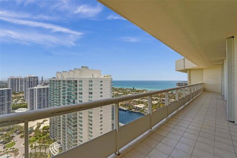 Condo in Aventura, Florida, 2 bedrooms  № 1223767 - photo 2