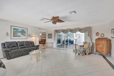 Villa ou maison à vendre à Deerfield Beach, Floride: 4 chambres, 193.52 m2 № 1208863 - photo 30