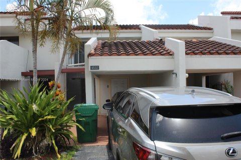 Townhouse in Lauderhill, Florida 3 bedrooms, 145.86 sq.m. № 1269198 - photo 4