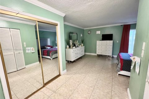 Touwnhouse à vendre à Lauderhill, Floride: 3 chambres, 145.86 m2 № 1269198 - photo 23