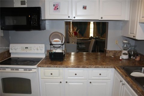 Adosado en venta en Lauderhill, Florida, 3 dormitorios, 145.86 m2 № 1269198 - foto 9