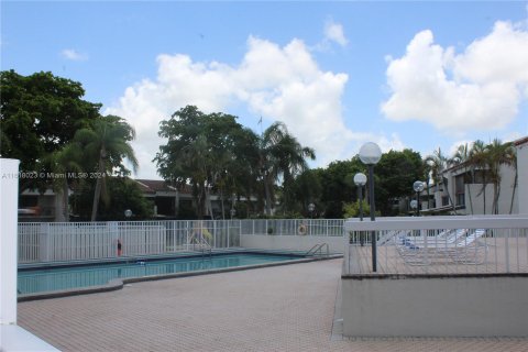 Touwnhouse à vendre à Lauderhill, Floride: 3 chambres, 145.86 m2 № 1269198 - photo 16