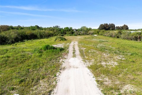 Commercial property in Cocoa, Florida № 1305547 - photo 23