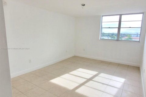 Condominio en venta en Miami Beach, Florida, 1 dormitorio, 74.23 m2 № 1305699 - foto 15