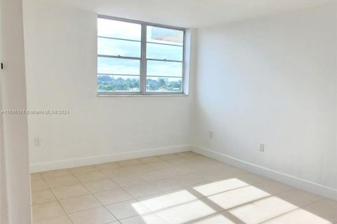 Condominio en venta en Miami Beach, Florida, 1 dormitorio, 74.23 m2 № 1305699 - foto 17