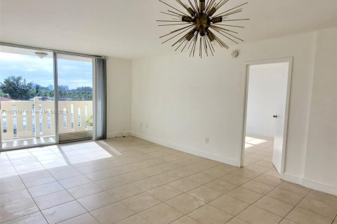 Condominio en venta en Miami Beach, Florida, 1 dormitorio, 74.23 m2 № 1305699 - foto 13