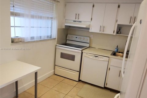 Condominio en venta en Miami Beach, Florida, 1 dormitorio, 74.23 m2 № 1305699 - foto 23