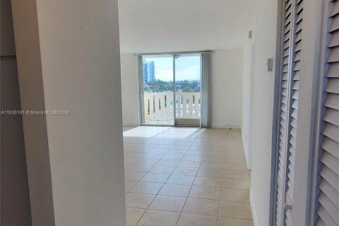 Condominio en venta en Miami Beach, Florida, 1 dormitorio, 74.23 m2 № 1305699 - foto 26