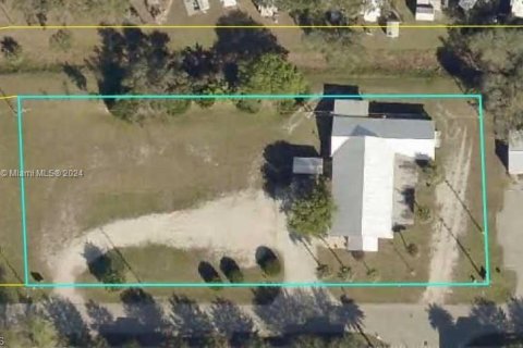 Commercial property in LaBelle, Florida № 1035647 - photo 5