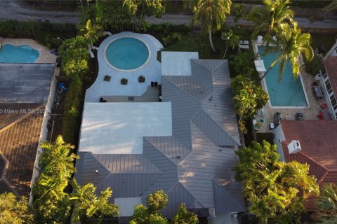 Купить виллу или дом в Майами-Шорс, Флорида 4 спальни, 202.34м2, № 1035516 - фото 1