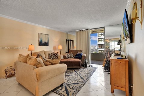 Copropriété à vendre à Hallandale Beach, Floride: 2 chambres, 130.06 m2 № 1035648 - photo 12