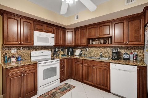 Copropriété à vendre à Hallandale Beach, Floride: 2 chambres, 130.06 m2 № 1035648 - photo 16