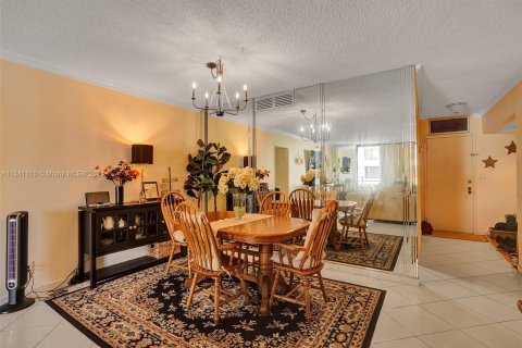 Copropriété à vendre à Hallandale Beach, Floride: 2 chambres, 130.06 m2 № 1035648 - photo 10