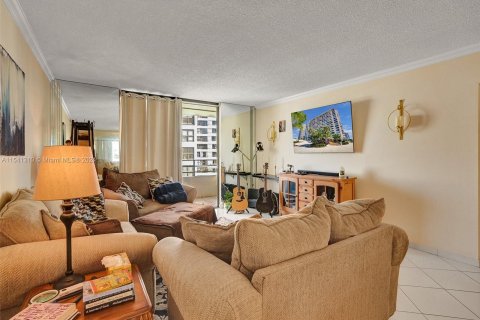 Copropriété à vendre à Hallandale Beach, Floride: 2 chambres, 130.06 m2 № 1035648 - photo 13