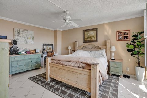 Copropriété à vendre à Hallandale Beach, Floride: 2 chambres, 130.06 m2 № 1035648 - photo 24