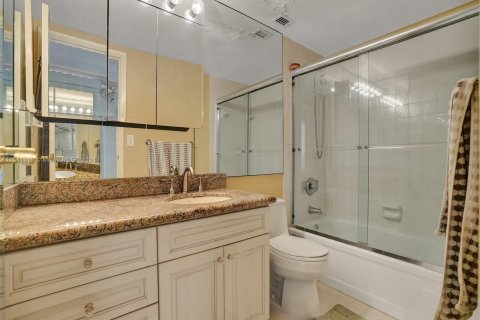 Copropriété à vendre à Hallandale Beach, Floride: 2 chambres, 130.06 m2 № 1035648 - photo 18