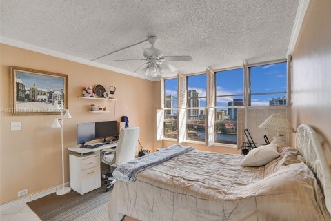 Copropriété à vendre à Hallandale Beach, Floride: 2 chambres, 130.06 m2 № 1035648 - photo 20