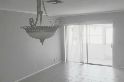 House in West Palm Beach, Florida 1 bedroom, 56.86 sq.m. № 1024617 - photo 26